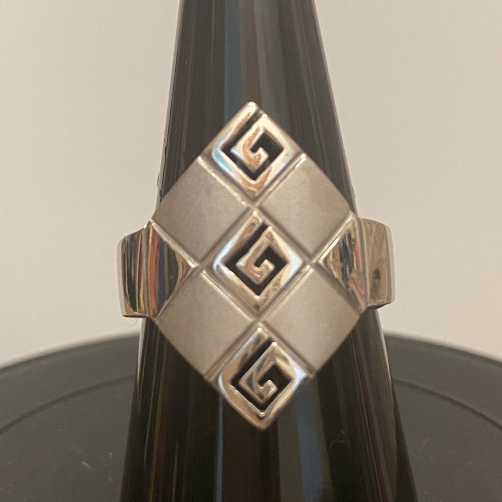 Ring 💍 Silver NWOT